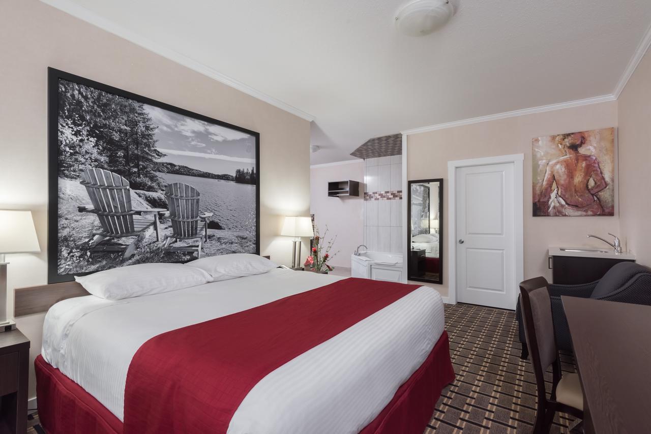 Super 8 By Wyndham Watrous Motell Exteriör bild
