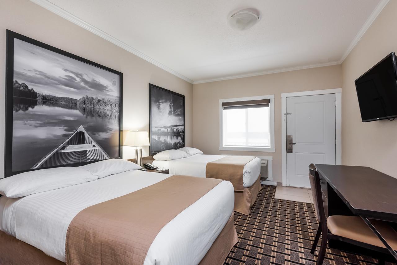 Super 8 By Wyndham Watrous Motell Exteriör bild